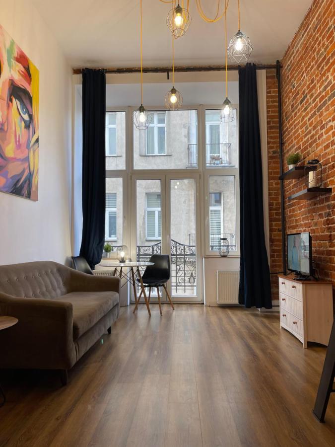 דירות לודז' Urokliwy Loft W Ncl Kamienica Vabank Nr 18 מראה חיצוני תמונה